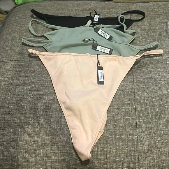 Skims Logo Pointelle Thong set 4/$65 Sz 4X - Picture 1 of 4